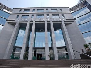 KY: Putusan PN Jakpus Terkait Penundaan Pemilu Kontroversial!