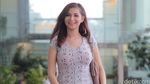 Deasy Bouman Tetap Seksi Tampil Kasual