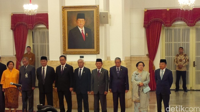 Mega Bertemu Jokowi-JK di Istana, Bahas Reshuffle?