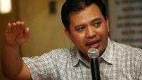 Direktur Eksekutif Poltracking Hanta Yuda memberikan pemaparan.