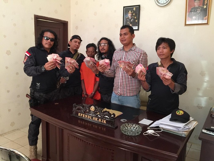 Gaji Setahun Tak Dibayar, Pekerja Kebun Sawit ini Curi Uang Bosnya
