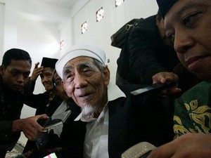 Soal Perpecahan PPP, Mbah Moen Yakin Kubu Romi dan Djan Faridz Bakal Islah