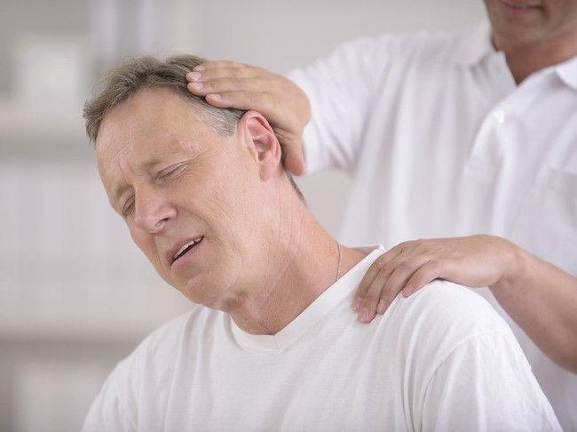 Ini Dia! Beberapa Kemungkinan Penyebab Benjolan di Leher