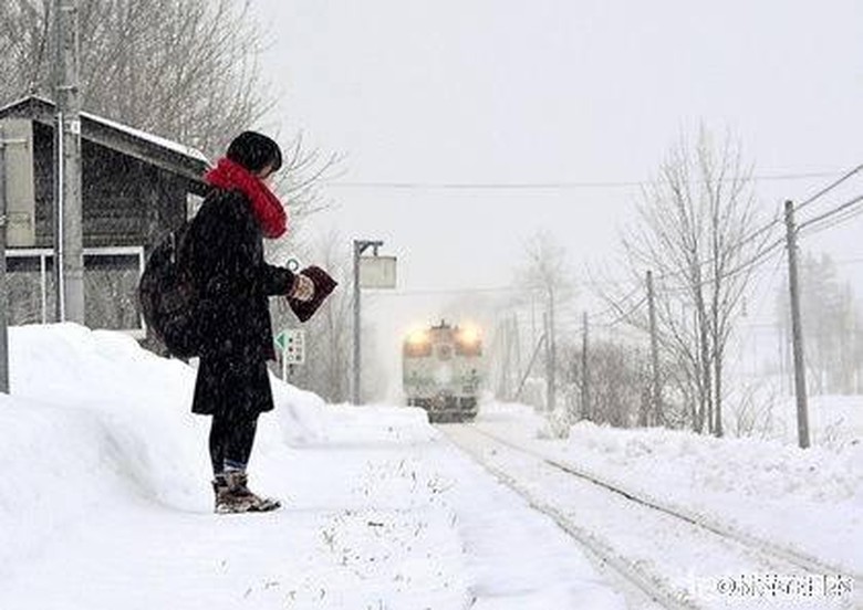 Stasiun Sepi akan Ditutup, Operator KA Jepang Tunggu Seorang Siswi SMA Lulus Stasiun Sepi akan Ditutup, Operator KA Jepang Tunggu Seorang Siswi SMA Lulus