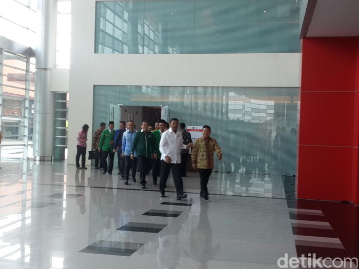 Wapres JK dan Para Ketum P4 Juga Tampak di Rakernas PDIP
