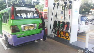 Masa Mobil Mewah Kalah Sama Angkot?