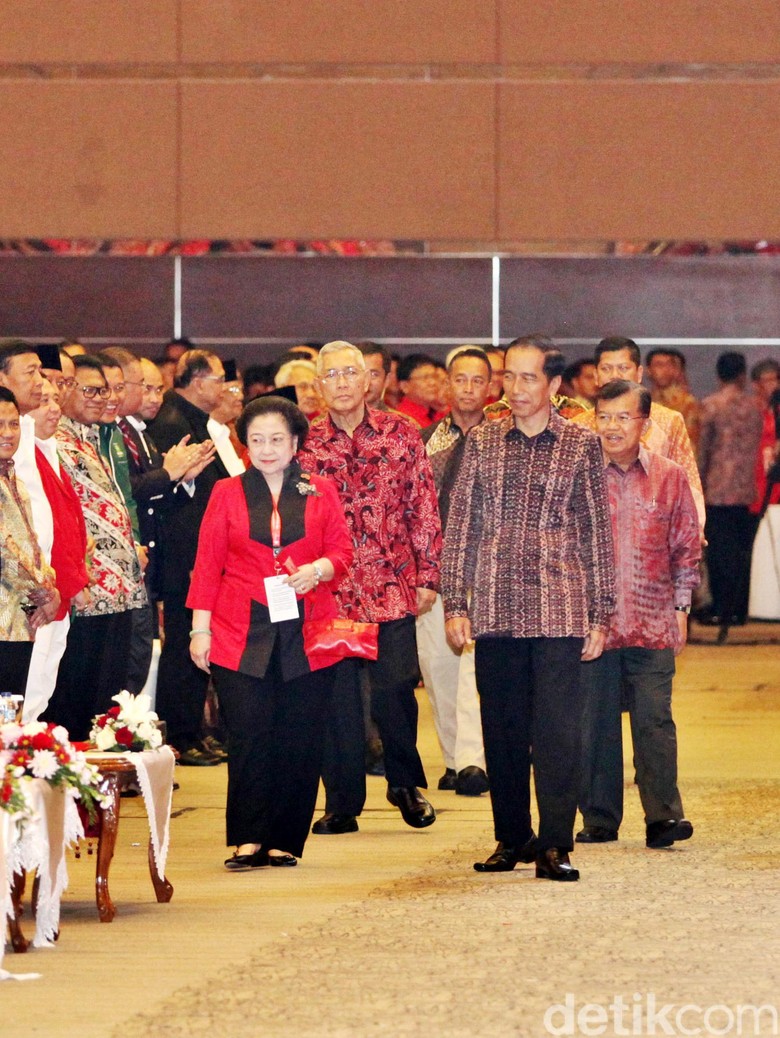 Jokowi Puji Megawati Setinggi Langit di HUT Ke-46 PDIP Jokowi Puji Megawati Setinggi Langit di HUT Ke-46 PDIP