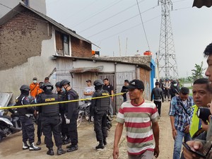 Polisi Gerebek Rumah di Bandung, Diduga Terkait Bom Malam Tahun Baru