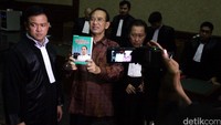 Pada 2016, ia divonis 6 tahun penjara oleh Pengadilan Tipikor. Putusan itu diperberat oleh Mahkamah Agung menjadi 10 tahun penjara dan denda serta uang pengganti. Ia kemudian bebas bersyarat pada 2022 setelah menjalani sebagian besar hukumannya. (Hasan Al Habshy/detikcom)