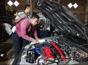 Cara Perpanjang STNK 5 Tahunan Cuma 15 Menit, Cukup Duduk Manis di Mobil