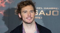 Permasalahan diet tak hanya melanda para perempuan, tapi juga pria seperti Sam Claflin. Tekanan yang diterima aktor untuk menurunkan berat badan sama besarnya dengan para aktris. Sam kerap merasa insecure setiap kali bobotnya bertambah sehingga dia akan menghabiskan waktu berjam-jam di gym dan tidak makan demi mengejar ideal. Kini dia ogah melakukan hal itu lagi. (Foto: Carlos Alvarez)