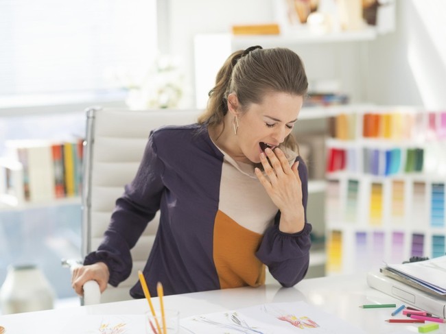 Dengan Trik Ini, Anda Tak Perlu Kopi untuk Hilangkan Kantuk di Kantor!