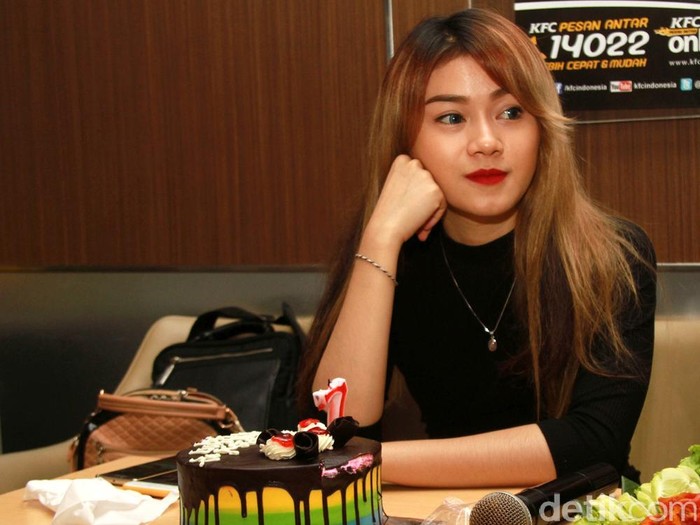 Dara saat ditemui di ulang tahun ketujuh The Virgin