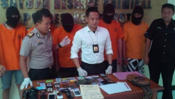 Empat Anggota Polda dan Balai POM Gadungan Diamankan