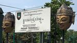 Nostalgia Masa Lalu Lewat Barang Antik di Pasar Triwindu, Solo