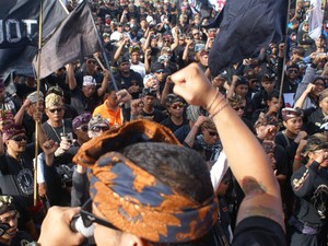 Ribuan Massa Baladika Berkumpul Tolak Reklamasi