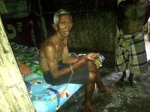 Kakek Dijuluki Kapten ini Dipasung di Rumahnya