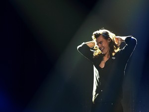 Harry Styles Nge-tweet Lirik Lagu Taylor Swift, Fans Heboh