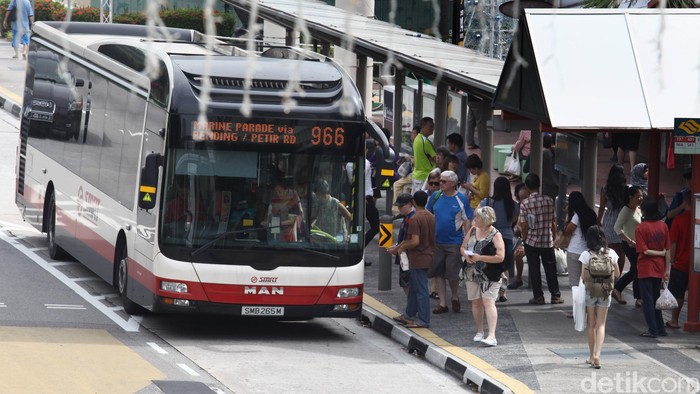 Halte bus di singapura. dikhy sasra/ilustrasi/detikfoto