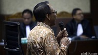 Namun Jaksa meminta agar Majelis Hakim memperhatikan masa penahanan Jero yang habis pada pertengahan Februari 2016