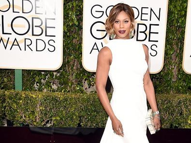 Laverne Cox Cuci Muka Pakai Sampo BayiSeperi Heidi Klum, aktris yang membintangi Orange is The New Black Laverne Cox juga menggunakan sampo bayi. Meski caranya aneh, namun Laverne mengaku bahwa bahan sampo bayi yang lembut cocok di kulit wajahnya.  Foto: getty Images