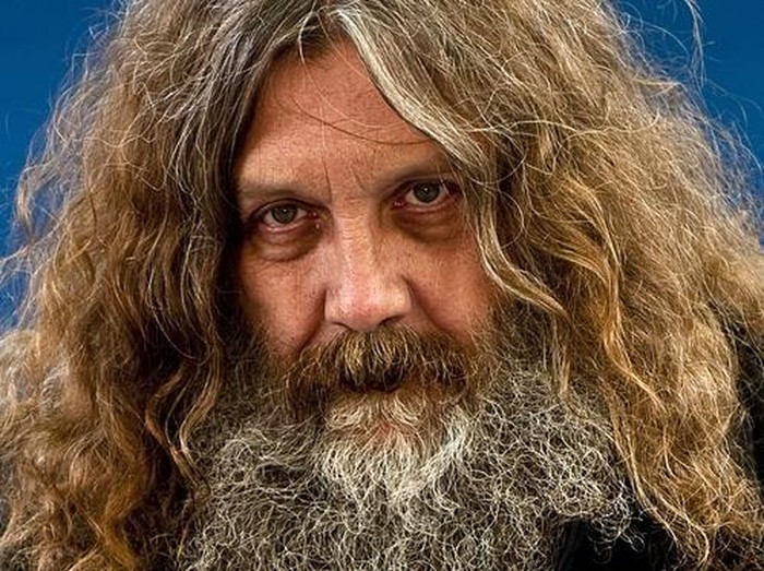 Penulis V for Vendetta Segera Pensiun dari Novel Grafis