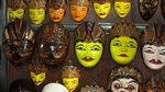 Nostalgia Masa Lalu Lewat Barang Antik di Pasar Triwindu, Solo