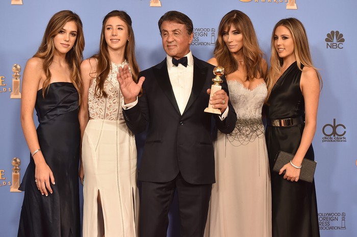 Sylvester Stallone Dikelilingi 3 Putrinya yang Cantik