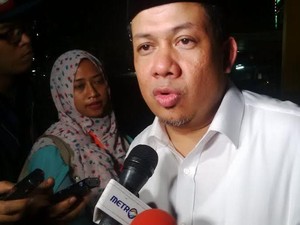 Fahri Hamzah Tengok Korban Bom Sarinah, 1 Polisi Belum Sadarkan Diri