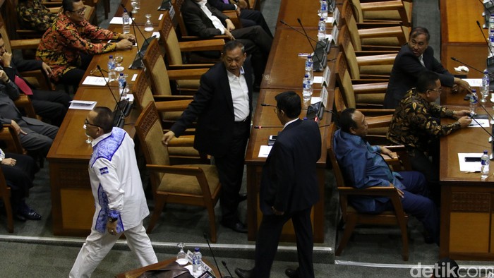 Di Paripurna DPR, Gerindra Interupsi Tolak Revisi UU KPK Jadi Prolegnas 2016