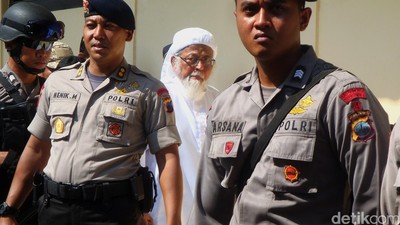 Abu Bakar Baasyir Jalani Sidang PK
