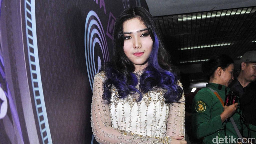 Isyana Sarasvati Meraih Sukses dengan Perjuangan