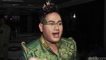OMG... Rambut Nassar Spektakuler Abis, Jambul Syahrini Lewat!