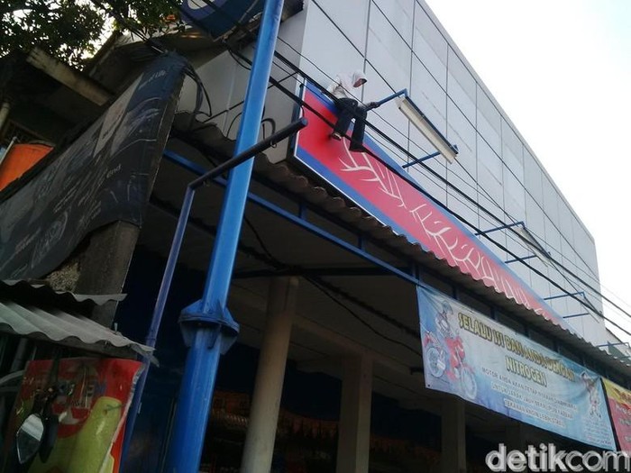2,5 Jam Nangkring di Tower SUTET, Fitri Spiderkid Turun dengan Skylift