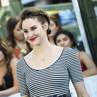 Shailene Woodley rutin makan tanah liat yang diklaim baik bagi kesehatan. “Saya menemukan bahwa tanah liat baik bagi kesehatan karena tubuh tidak bisa menyerapnya,” tuturnya. Foto: Michael Buckener