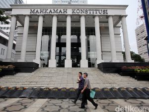 Gugatan Syarat Cawapres: Didorong Perindo, Ditolak Masyarakat