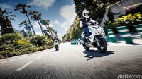 Sistem bahan bakar menerapkan teknologi Fuel Injection. Sementara tipe transmisinya yaitu V-belt Automatic.