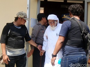 Tim Pembela Muslim Tepis Kaitan Abu Bakar Baasyir dengan Bom Thamrin