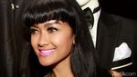 Bibir Neon Julia Perez