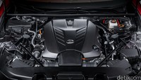 Mengusung mesin V8 berkapasitas 5.0 liter layaknya RC F dan GS F. Hasilnya 467 tenaga kuda dan torsi mencapai 389 lb-ft sanggup dikeluarkan mesin ini.