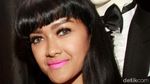 Bibir Neon Julia Perez