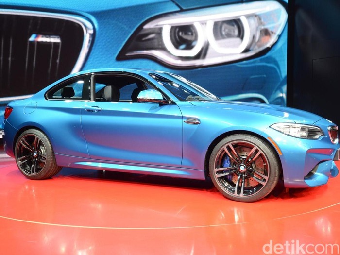 Mobil Balap Jalanan BMW M2 Coupe