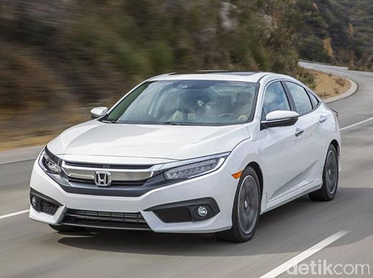 Honda Civic Jadi Mobil Terbaik