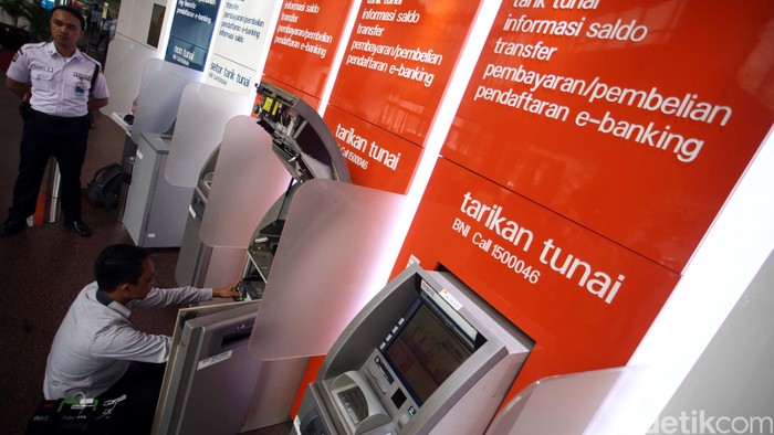 Biaya Transfer Akan Digratiskan Berapa Sebenarnya Tarif Atm Bank Bumn