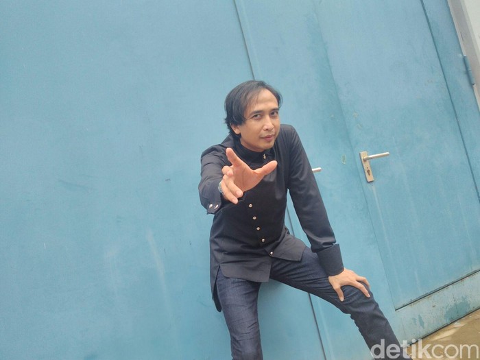 Musisi Indonesia juga Lelang Alat Musik