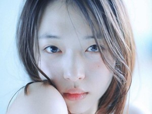 Sulli eks f(x) Juga Pernah Pose Seksi Berkonsep Lolita