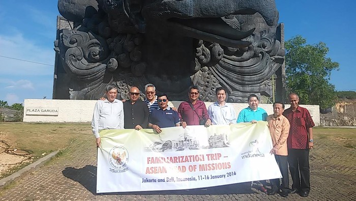 Walau Panas, Para Dubes ASEAN Tetap Semangat Keliling GWK