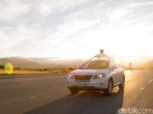 Mobil Otonom Google Dibenci Masyarakat Lokal