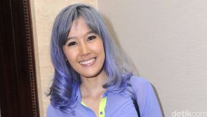 Gaya Serba Biru Keunguan Ardina Rasti ini Yay or Nay?