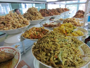 Tanggal Tua, Makan di 5 Warteg Murah Meriah di Jakarta Ini
